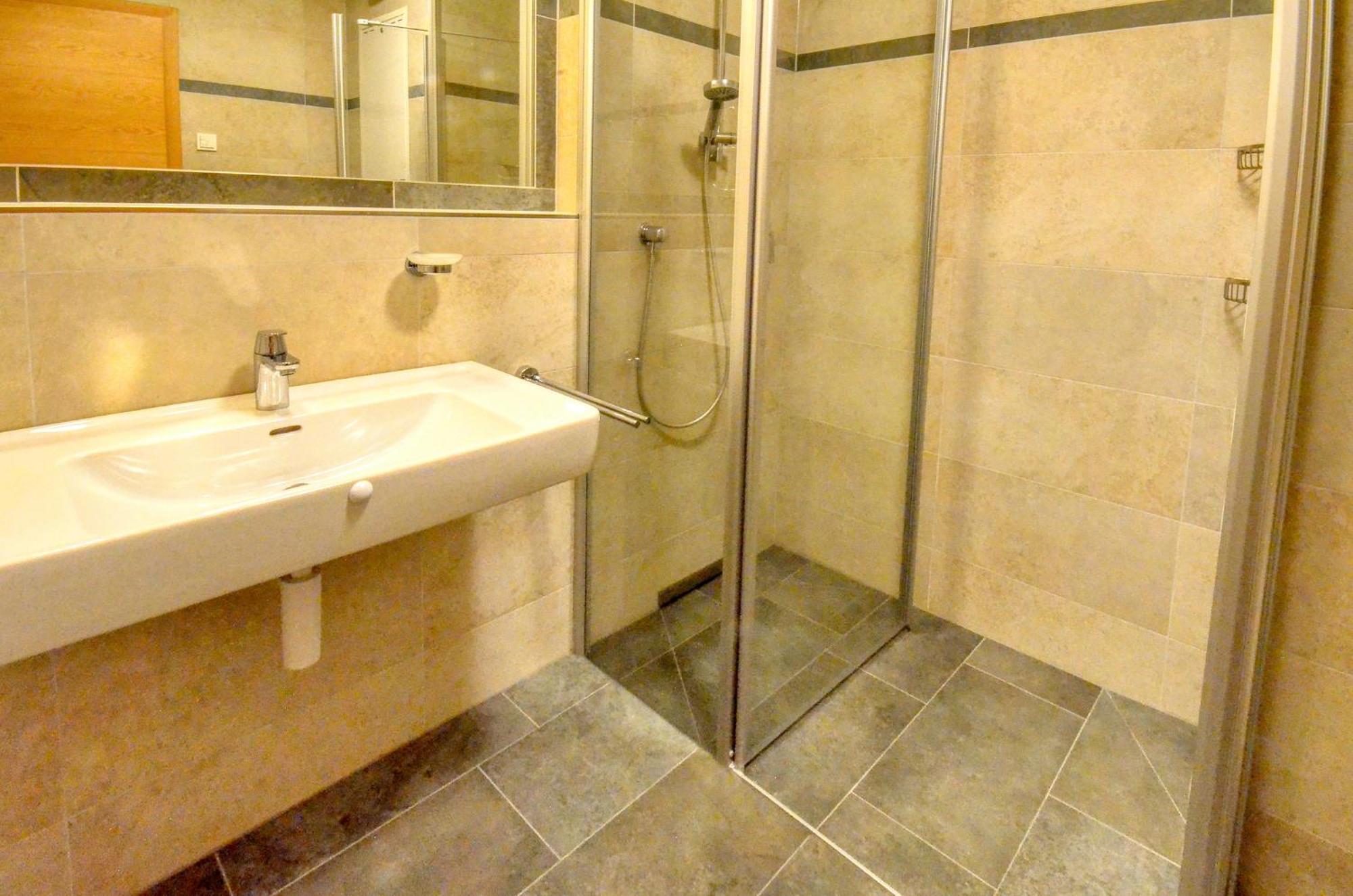 Alpin & Seeresort Top 10 - By Alpen Apartments Zell am See Ngoại thất bức ảnh